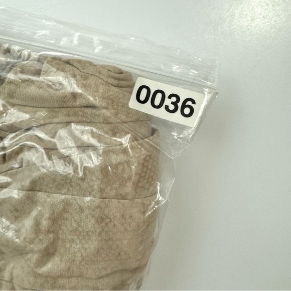 Max & Aaron Women’s Sz S Tan Snake Print Maxi Dress V Neck Soft Jersey Knit Boho - Picture 14 of 14